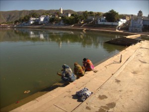 Čistá voda v jazere.