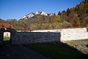 Nádvorie a Tri Koruny       